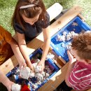 2in1 Kinder-Picknicktisch und Sand-Wasser-Spieltisch Nick Holz weiß blau inkl. Sonnenschirm